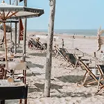 Bed & - Free Parking And Close To Beach!