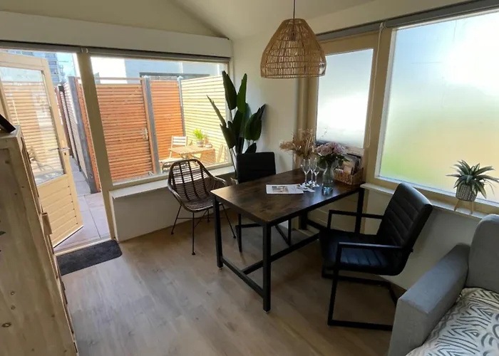 Bed & - Free Parking And Close To Beach!